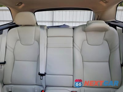 Zdjęcie 10 z 13 samochodu: 2018 VOLVO XC60 T5 MOMENTUM VIN:YV4102RK2J1090510 - miniatura