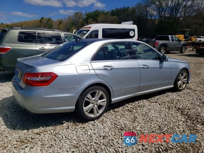 Trzecie zdjęcie samochodu z tyłu: 2013 MERCEDES-BENZ E 350 4MATIC VIN:WDDHF8JB9DA672919 - miniatura