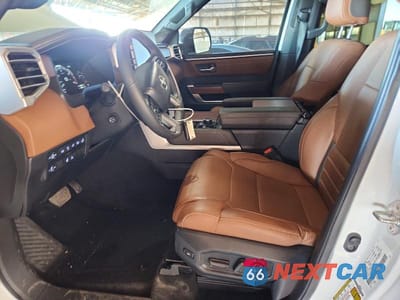 Zdjęcie 7 z 13 samochodu: 2024 TOYOTA TUNDRA 1794 EDITION VIN:5TFMA5DB1RX215432 - miniatura