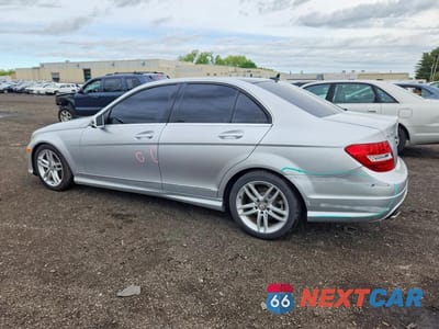 Drugie zdjęcie samochodu z przodu: 2012 MERCEDES-BENZ C 300 4MATIC VIN:WDDGF8BBXCR209553 - miniatura