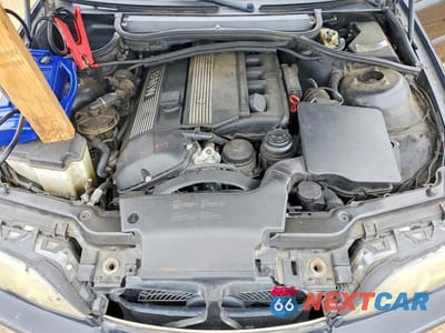 Zdjęcie 11 z 12 samochodu: 2004 BMW 325 I VIN:WBAEV33434KW15205 - miniatura