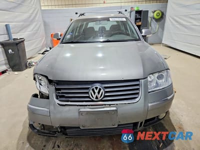 Piąte zdjęcie samochodu w środku: 2004 VOLKSWAGEN PASSAT GLS VIN:WVWVD63B94E174300 - miniatura