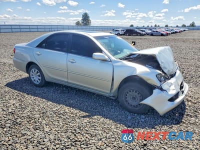 Czwarte zdjęcie samochodu z boku: 2005 TOYOTA CAMRY LE VIN:JTDBE32K850313640 - miniatura