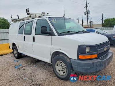 Czwarte zdjęcie samochodu z boku: 2013 CHEVROLET EXPRESS G2500 VIN:1GCWGFCA4D1903104 - miniatura