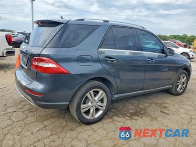 Trzecie zdjęcie samochodu z tyłu: 2015 MERCEDES-BENZ ML 350 4MATIC VIN:4JGDA5HB0FA467385 - miniatura