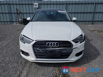 Piąte zdjęcie samochodu w środku: 2017 AUDI A3 PREMIUM VIN:WAUAUGFF4H1057138 - miniatura