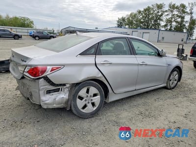 Trzecie zdjęcie samochodu z tyłu: 2012 HYUNDAI SONATA HYBRID VIN:KMHEC4A40CA043897 - miniatura