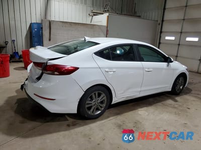 Trzecie zdjęcie samochodu z tyłu: 2018 HYUNDAI ELANTRA SEL VIN:5NPD84LF0JH239103 - miniatura