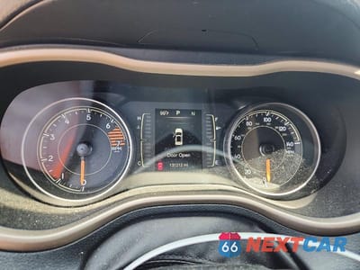 Zdjęcie 9 z 12 samochodu: 2016 JEEP CHEROKEE SPORT VIN:1C4PJLAB0GW329799 - miniatura