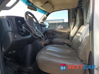 Zdjęcie 7 z 12 samochodu: 2018 CHEVROLET EXPRESS G2500 VIN:1GCWGAFP3J1333448 - miniatura
