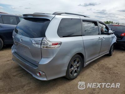 Trzecie zdjęcie samochodu z tyłu: 2016 TOYOTA SIENNA SE 8-PASSENGER VIN:5TDXK3DC5GS708265 - miniatura