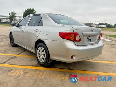 Trzecie zdjęcie samochodu z tyłu: 2010 TOYOTA COROLLA LE VIN:1NXBU4EE6AZ308627 - miniatura