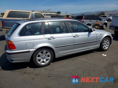 Trzecie zdjęcie samochodu z tyłu: 2004 BMW 325 XIT VIN:WBAEP33444PF04212 - miniatura