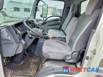 Zdjęcie 7 z 14 samochodu: 2019 ISUZU NPR HD - BOX TRUCK VIN:JALC4W161K7008009 - miniatura