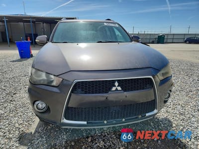 Piąte zdjęcie samochodu w środku: 2012 MITSUBISHI OUTLANDER SE VIN:JA4JT3AW1CU025528 - miniatura