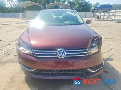 Piąte zdjęcie samochodu w środku: 2013 VOLKSWAGEN PASSAT SE VIN:1VWBH7A31DC085791 - miniatura