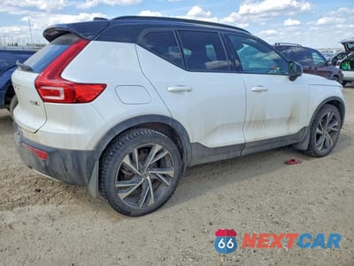 Trzecie zdjęcie samochodu z tyłu: 2020 VOLVO XC40 T5 R-DESIGN VIN:YV4162UM1L2260442 - miniatura