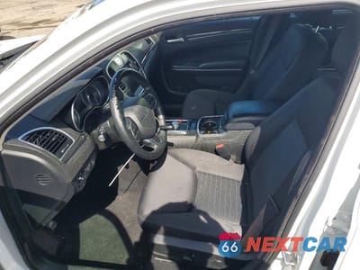 Zdjęcie 7 z 12 samochodu: 2022 CHRYSLER 300 TOURING VIN:2C3CCAAGXNH134480 - miniatura