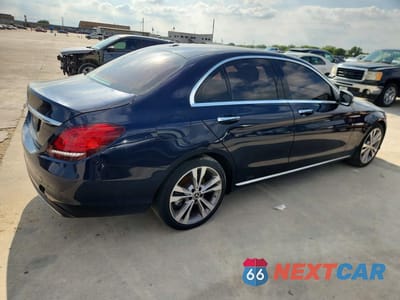 Trzecie zdjęcie samochodu z tyłu: 2019 MERCEDES-BENZ C 300 VIN:55SWF8DB2KU302332 - miniatura