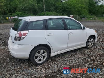 Trzecie zdjęcie samochodu z tyłu: 2005 TOYOTA COROLLA MATRIX XR VIN:2T1KR32E15C500576 - miniatura