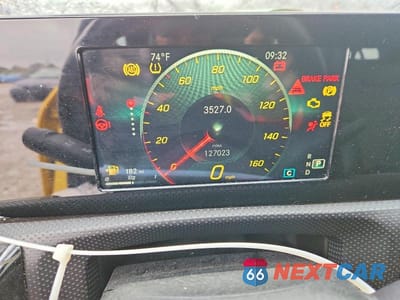 Zdjęcie 9 z 12 samochodu: 2020 MERCEDES-BENZ CLA 250 VIN:W1K5J4GB5LN090003 - miniatura