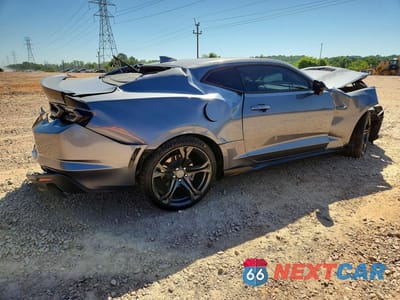 Trzecie zdjęcie samochodu z tyłu: 2021 CHEVROLET CAMARO LZ VIN:1G1FF1R77M0123520 - miniatura