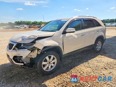 2011 KIA SORENTO LX 5XYKT4A11BG035898 - główne zdjęcie licytacji z USA - miniatura