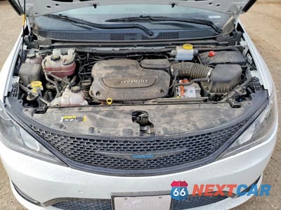Zdjęcie 12 z 13 samochodu: 2020 CHRYSLER PACIFICA HYBRID LIMITED VIN:2C4RC1N70LR199488 - miniatura