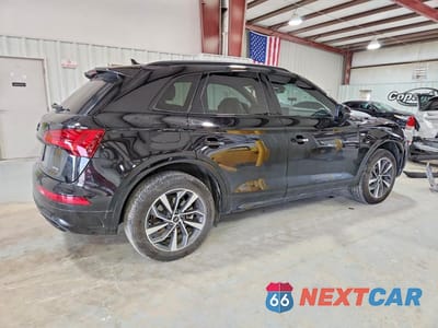 Trzecie zdjęcie samochodu z tyłu: 2024 AUDI Q5 PREMIUM 45 VIN:WA1GAAFY8R2114757 - miniatura