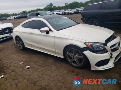 Czwarte zdjęcie samochodu z boku: 2017 MERCEDES-BENZ C 300 4MATIC VIN:WDDWJ4KB4HF380844 - miniatura