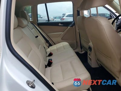 Zdjęcie 10 z 12 samochodu: 2016 VOLKSWAGEN TIGUAN S VIN:WVGAV7AX5GW518991 - miniatura