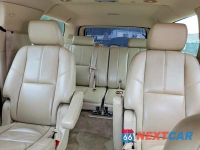 Zdjęcie 10 z 13 samochodu: 2011 CHEV SUBURBAN VIN:1GNSCJE06BR103945 - miniatura