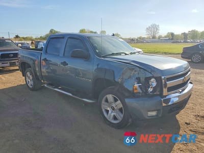 Czwarte zdjęcie samochodu z boku: 2008 CHEVROLET SILVERADO K1500 VIN:3GCEK13318G296780 - miniatura