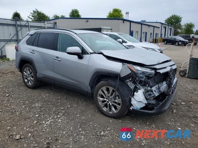 Czwarte zdjęcie samochodu z boku: 2025 TOYOTA RAV4 XLE PREMIUM VIN:2T3A1RFV9SW557433 - miniatura