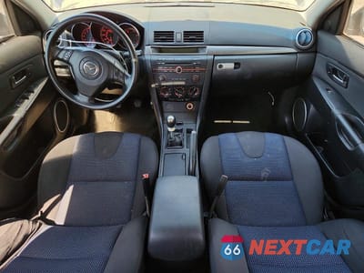 Zdjęcie 8 z 13 samochodu: 2004 MAZDA 3 HATCHBACK VIN:JM1BK143741146439 - miniatura
