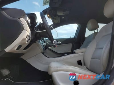 Zdjęcie 7 z 12 samochodu: 2015 MERCEDES-BENZ GLA 250 4MATIC VIN:WDCTG4GB9FJ167932 - miniatura