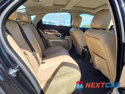 Zdjęcie 10 z 13 samochodu: 2013 JAGUAR XJ VIN:SAJWA1C71D8V44554 - miniatura