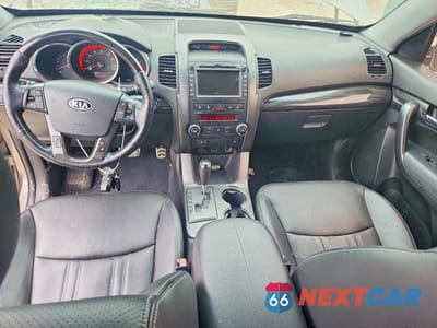 Zdjęcie 8 z 13 samochodu: 2012 KIA SORENTO SX VIN:5XYKWDA23CG288836 - miniatura