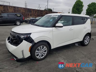 2023 KIA SOUL LX KNDJ23AU7P7875563 - główne zdjęcie licytacji z USA - miniatura