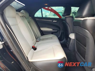 Zdjęcie 10 z 12 samochodu: 2016 CHRYSLER 300C VIN:2C3CCAKG4GH253076 - miniatura