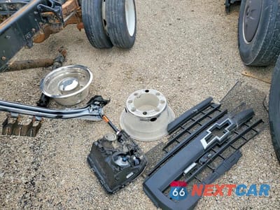 Zdjęcie 12 z 13 samochodu: 2022 CHEVROLET SILVERADO MEDIUM DUTY VIN:1HTKJPVK8NH277645 - miniatura