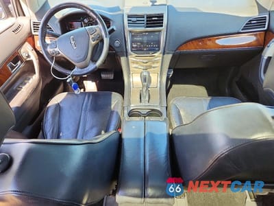 Zdjęcie 8 z 12 samochodu: 2011 LINCOLN MKX VIN:2LMDJ6JK7BBJ29050 - miniatura