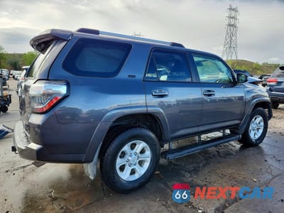 Trzecie zdjęcie samochodu z tyłu: 2020 TOYOTA 4RUNNER SR5 VIN:JTEBU5JR1L5756737 - miniatura