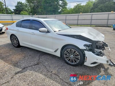 Czwarte zdjęcie samochodu z boku: 2019 BMW 530 XI VIN:WBAJA7C54KG911621 - miniatura