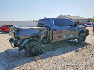 Trzecie zdjęcie samochodu z tyłu: 2023 TOYOTA TUNDRA 1794 EDITION VIN:5TFMA5DB4PX112289 - miniatura
