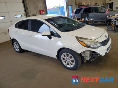 Czwarte zdjęcie samochodu z boku: 2017 KIA RIO LX VIN:KNADM4A38H6012828 - miniatura