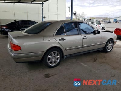 Trzecie zdjęcie samochodu z tyłu: 1996 MERCEDES-BENZ E 320 VIN:WDBJF55F4TJ005101 - miniatura