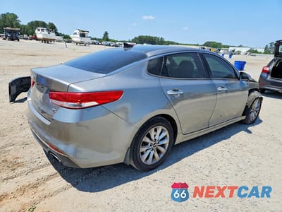 Trzecie zdjęcie samochodu z tyłu: 2016 KIA OPTIMA EX VIN:5XXGU4L34GG107299 - miniatura
