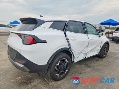 Trzecie zdjęcie samochodu z tyłu: 2026 KIA SPORTAGE EX VIN:5XYK33DF3TG345540 - miniatura