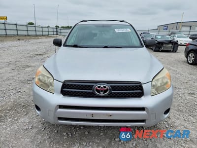 Piąte zdjęcie samochodu w środku: 2006 TOYOTA RAV4 BASE VIN:JTMBD33V665039161 - miniatura